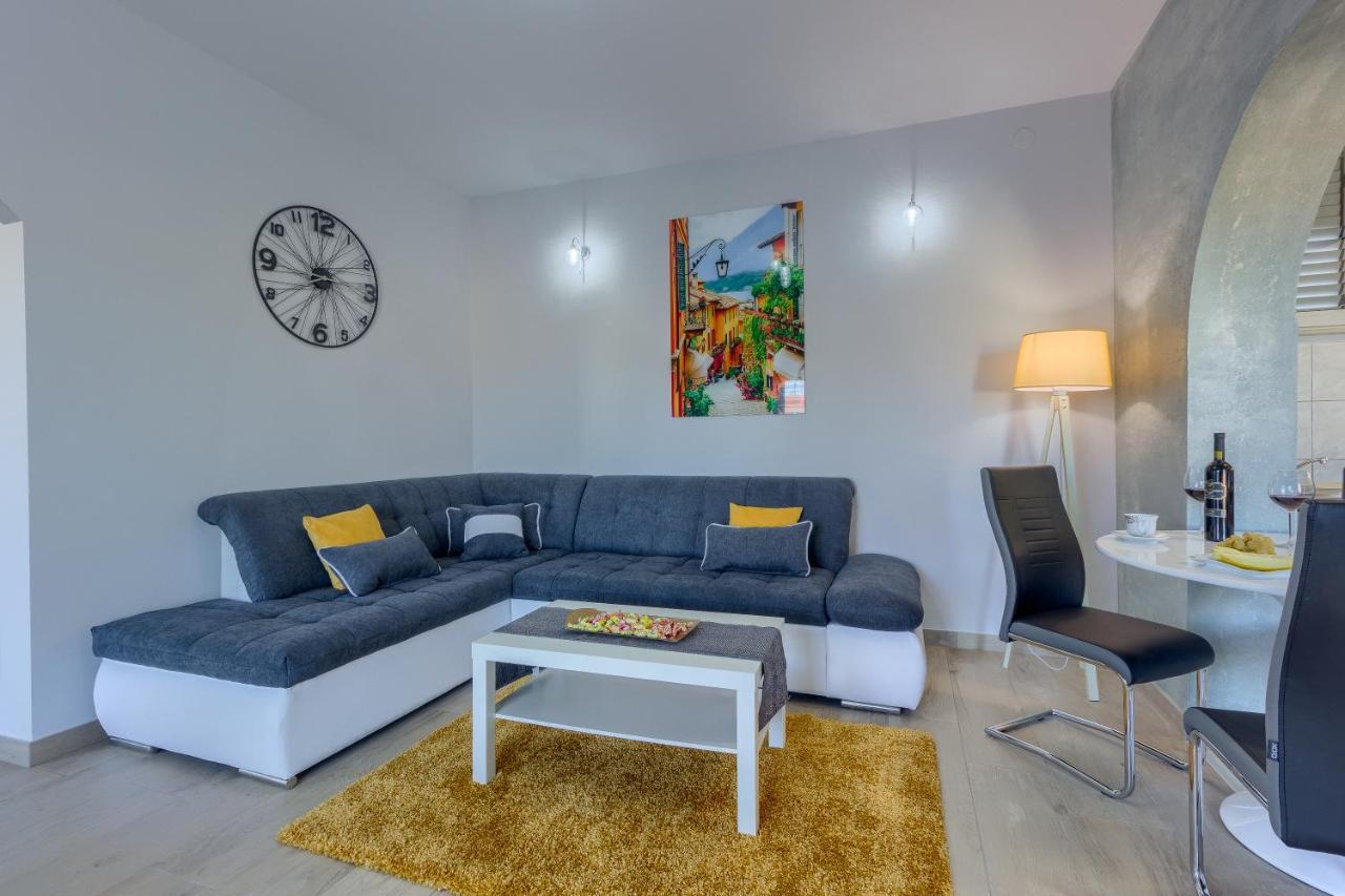 Apartments Pepa โปดสตรานา ภายนอก รูปภาพ