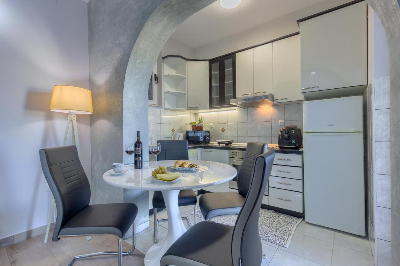 Apartments Pepa โปดสตรานา ภายนอก รูปภาพ