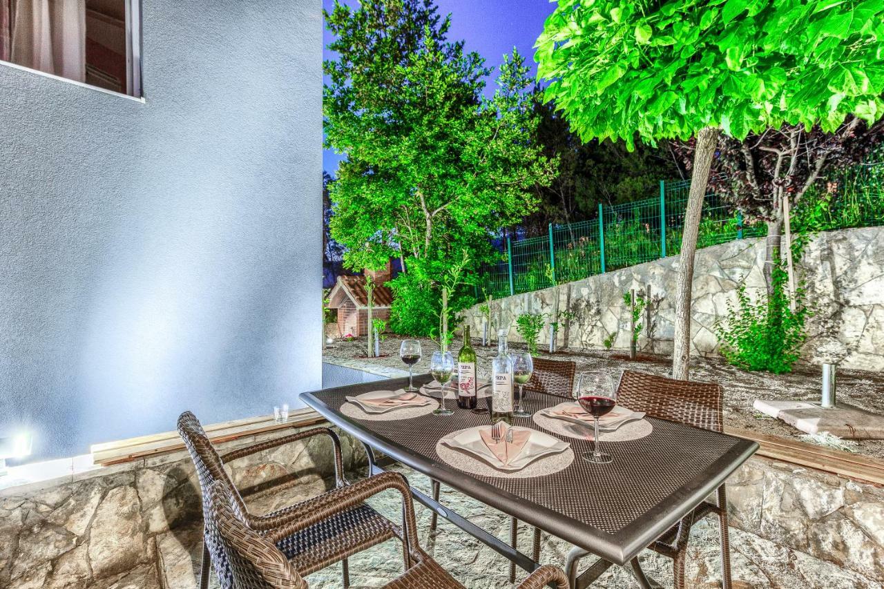 Apartments Pepa โปดสตรานา ภายนอก รูปภาพ