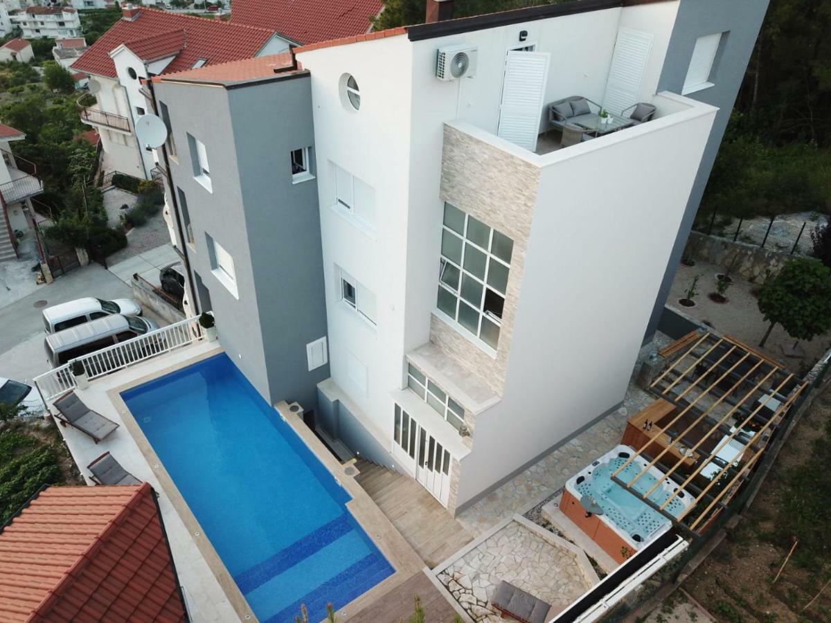 Apartments Pepa โปดสตรานา ภายนอก รูปภาพ